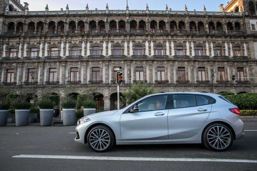 BMW 118i Sportline (F40) 2019 года  (MX) (фото 17 из 31)